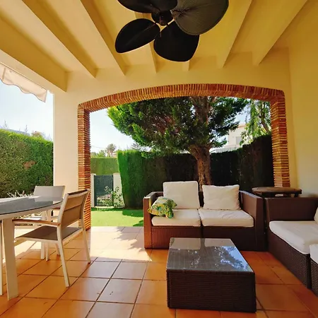 Apartment Coqueto Adosado Planta Baja Con Pequeno Jardin Privado Y Salida A Piscina