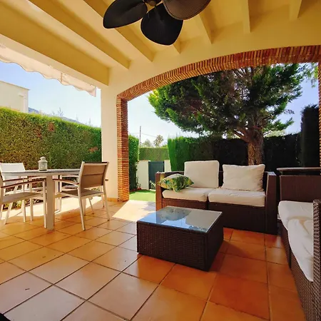 Apartman Coqueto Adosado Planta Baja Con Pequeno Jardin Privado Y Salida A Piscina Denia